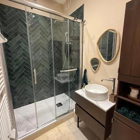 T2 Tour Des Anglais, Chu, Place Rochefoucauld أنجير