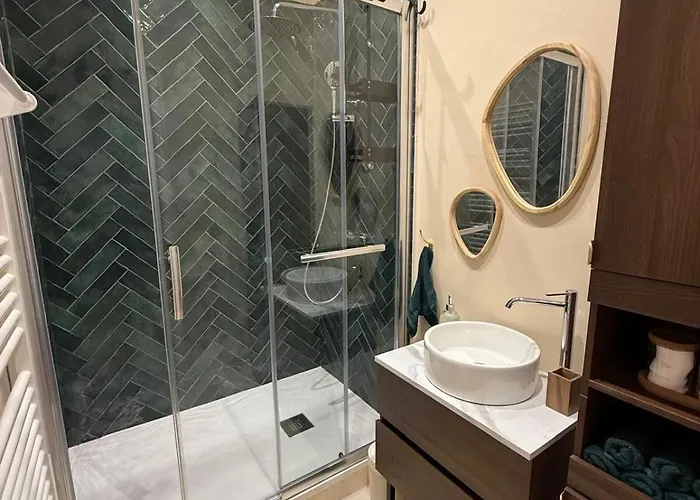 T2 Tour Des Anglais, Chu, Place Rochefoucauld أنجير